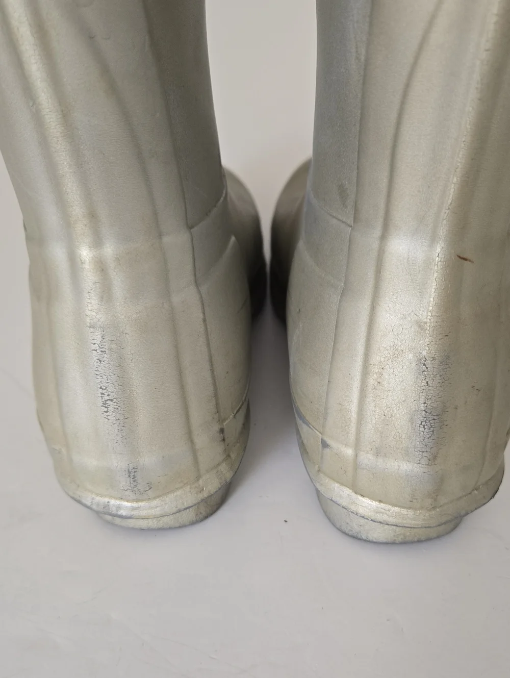 Hunter Boots Women’s Original Tall Rain Boots in Gold, size 7